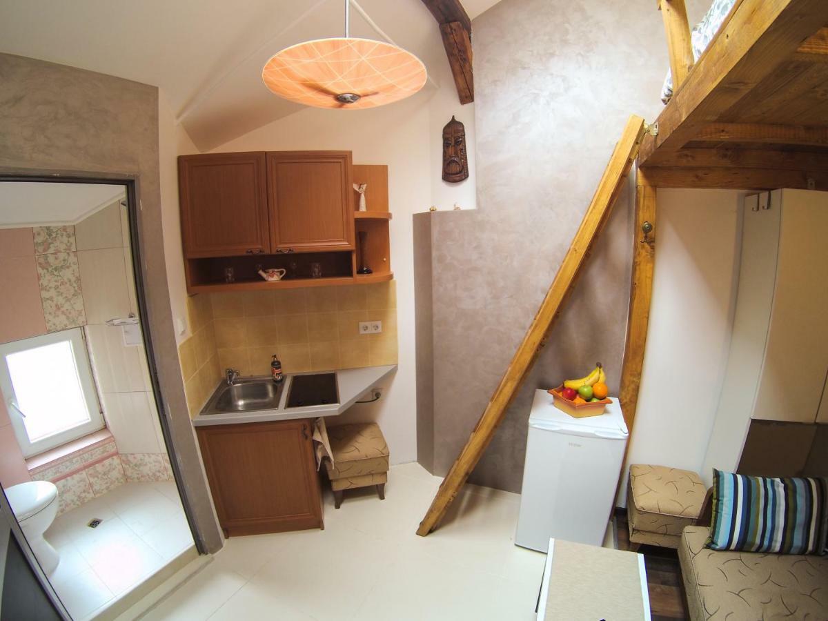 Vitosha Blvd - Attic Studio Sofía Exterior foto